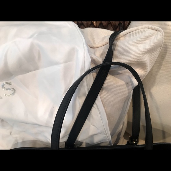 Michael Kors Bucket Bag - Picture 2 of 7